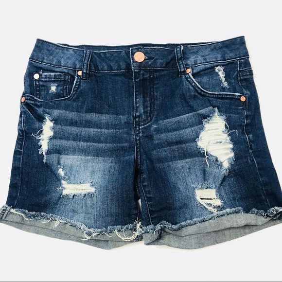refuge Denim - Distressed denim jean short shorts Refuge - 2